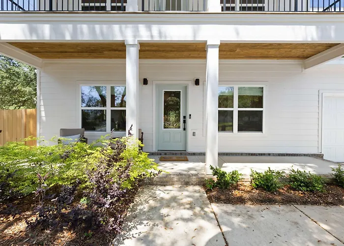 Spacious 3 Bedroom Near Beaches And Shopping * Pensacola